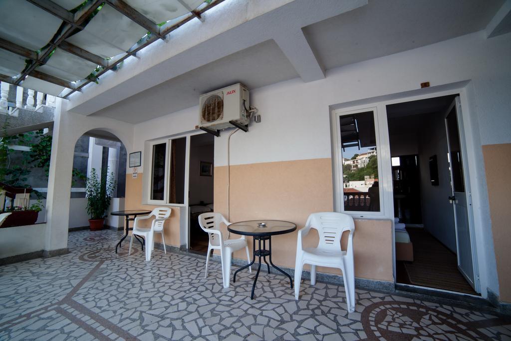 Guesthouse Sidro Ulcinj Exteriör bild