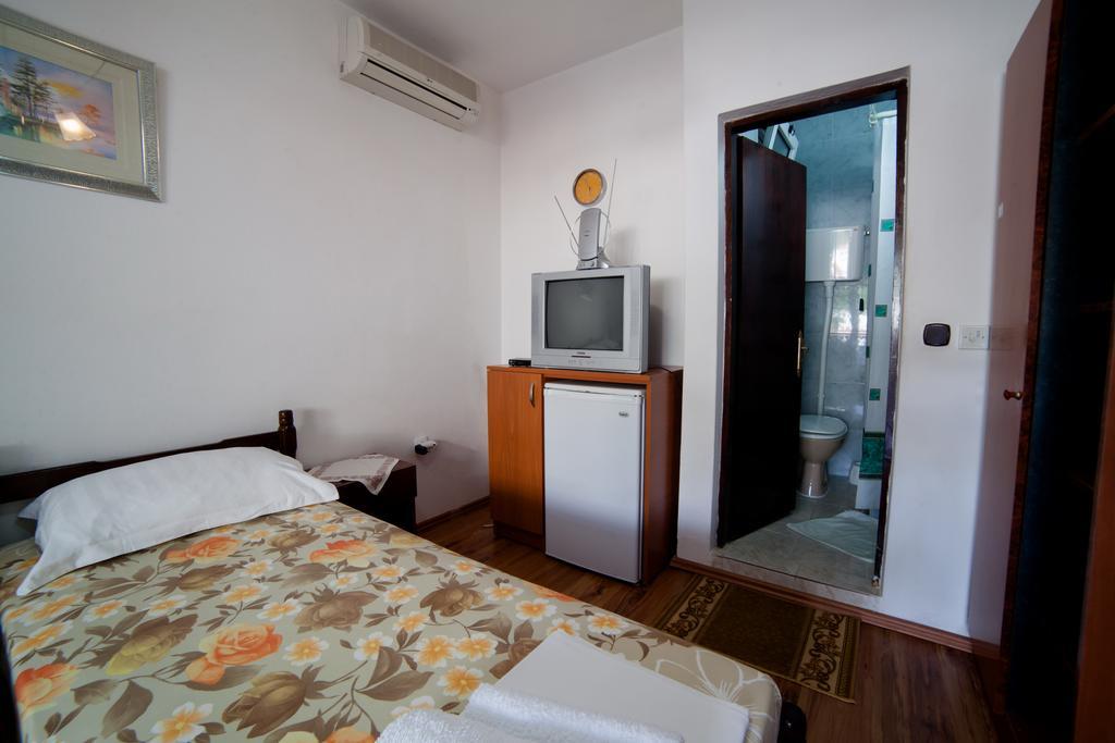 Guesthouse Sidro Ulcinj Exteriör bild