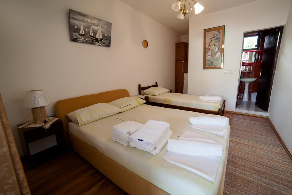 Guesthouse Sidro Ulcinj Exteriör bild