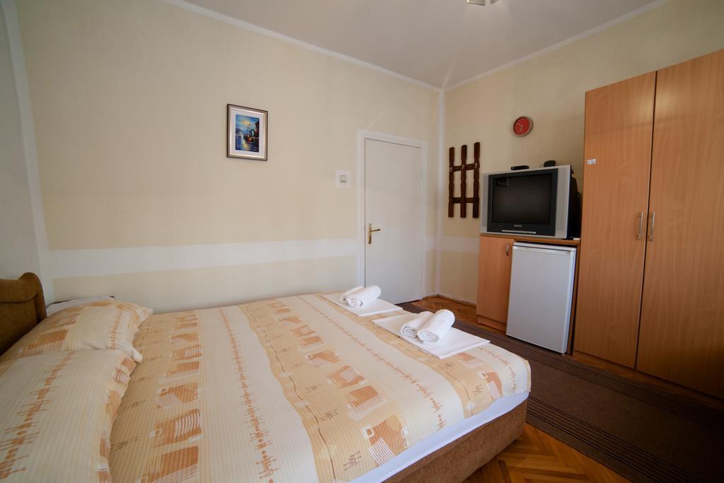 Guesthouse Sidro Ulcinj Exteriör bild