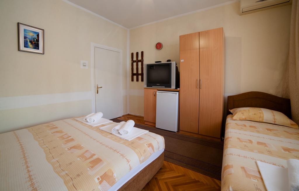 Guesthouse Sidro Ulcinj Exteriör bild