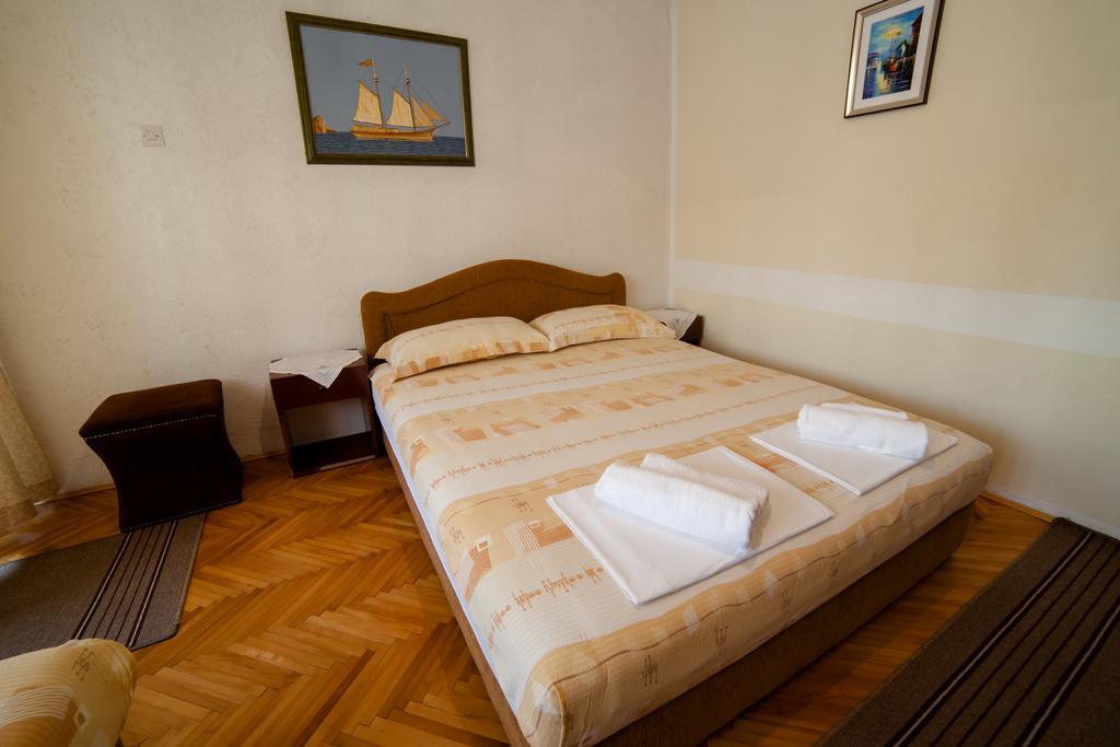 Guesthouse Sidro Ulcinj Exteriör bild